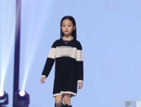 李小璐带甜馨走秀,母女同框展现时尚风采